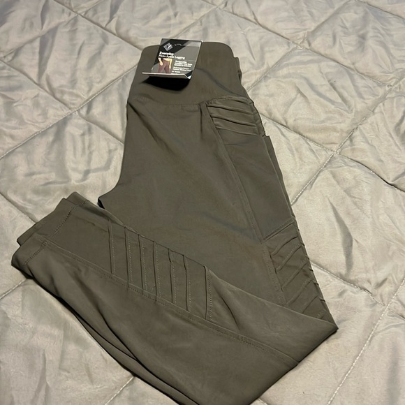 Everyday Moto ankle, High Rise leggings, army green, Size Small, NWT - Picture 2 of 9